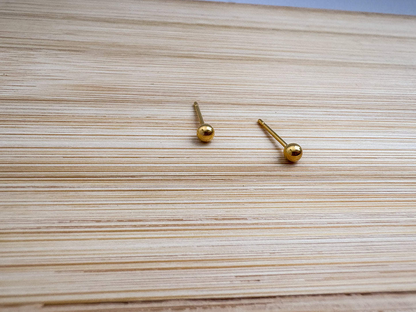 K1002 RETAIL EARRINGS - 3mm Gold Ball (Gold-Plated Medical Grade Stainless Steel)