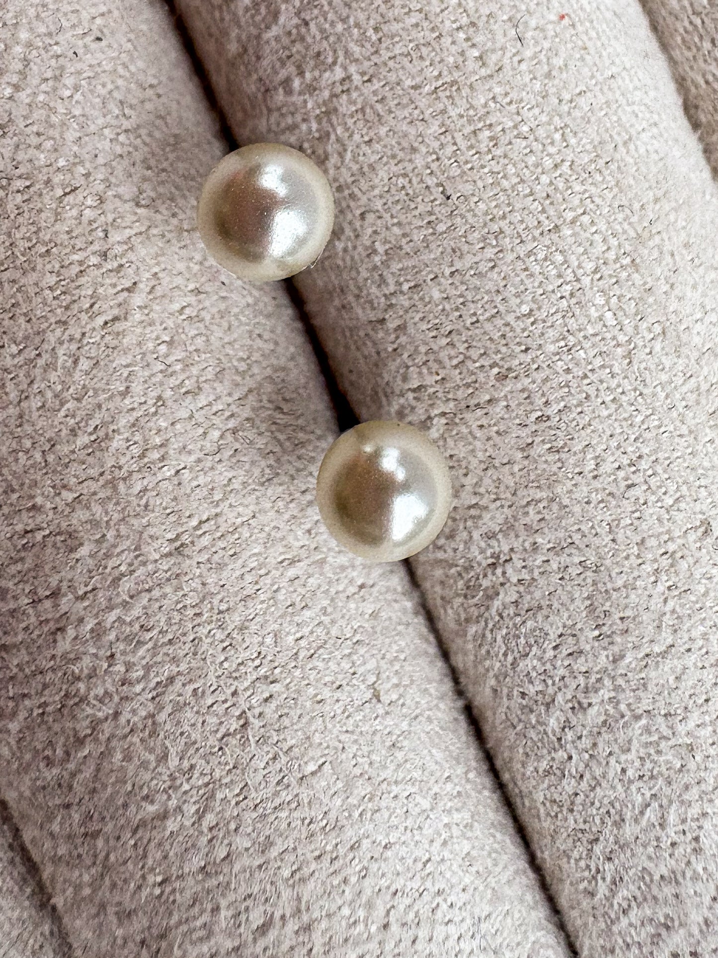 K2003 RETAIL EARRINGS 4mm Pearl (Medical Grade Stainless Steel)