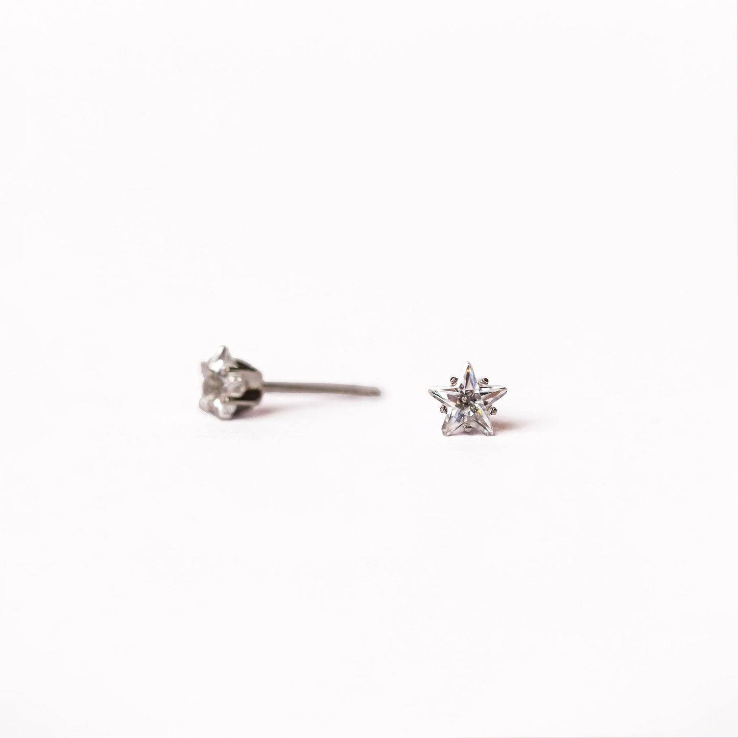 PIERCING EARRINGS – P124 5mm Clear Star (Stainless Steel)