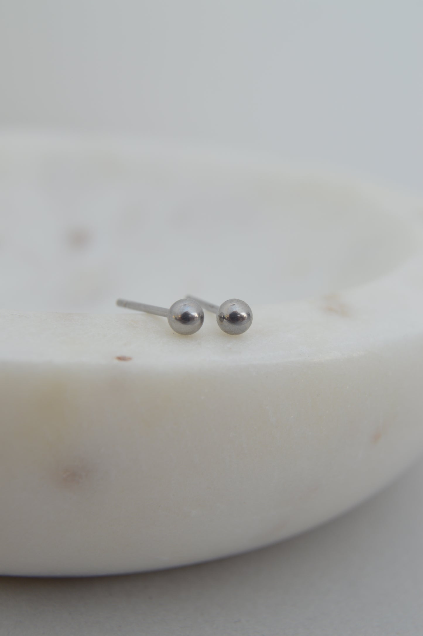 K2004 RETAIL EARRINGS - 3mm Ball (Medical Grade Stainless Steel)