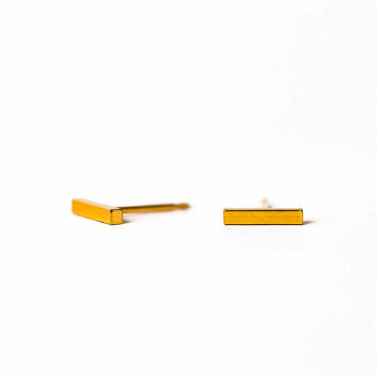 *Bestseller* PIERCING EARRINGS – P219 Gold Bar (Gold-Plated Surgical Steel)