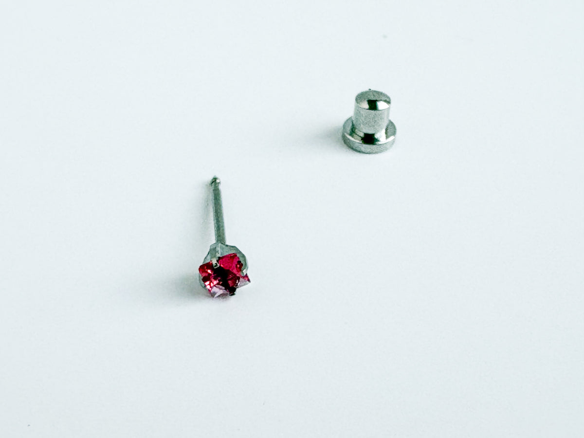 PIERCING EARRINGS – P306 Red 3mm CZ Square (Titanium)