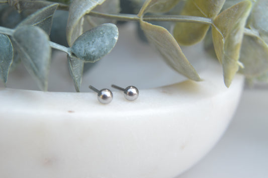 K2004 RETAIL EARRINGS - 3mm Ball (Medical Grade Stainless Steel)
